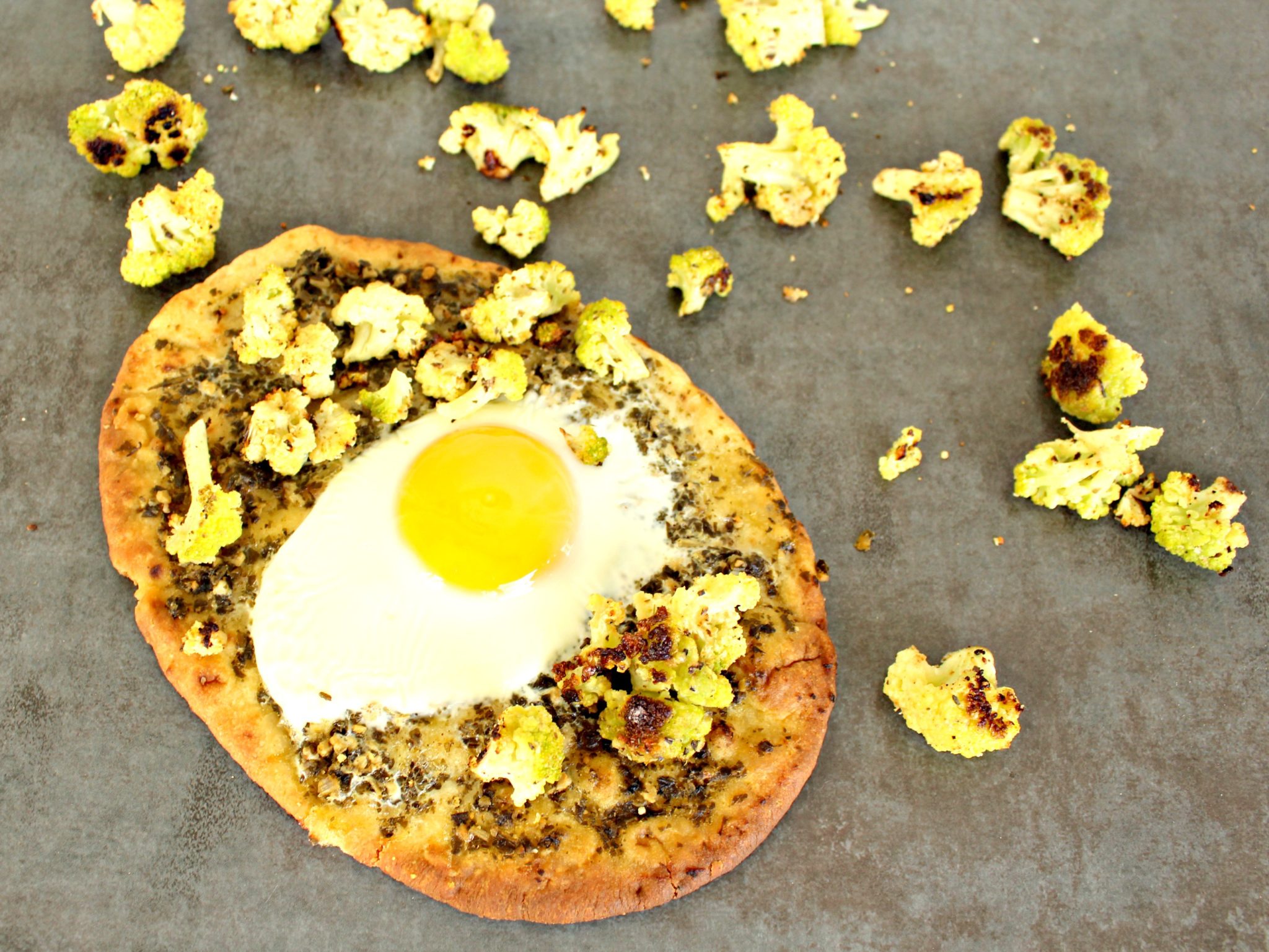 naan veggie pizza