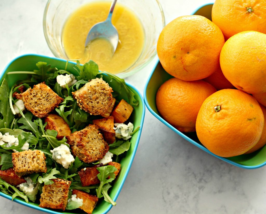 Croutons salad dressing