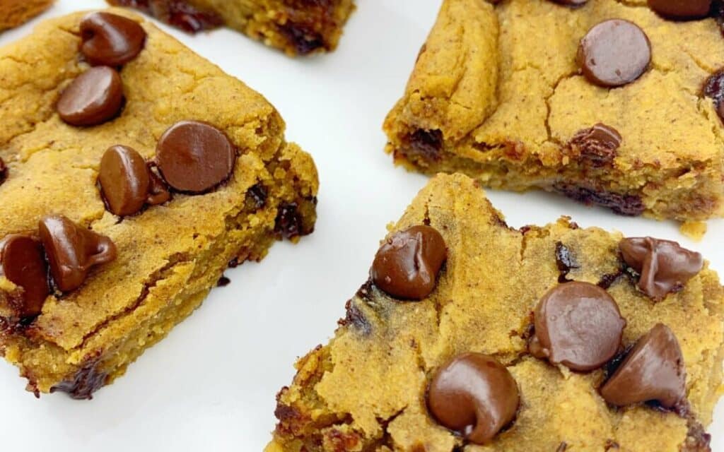 Pumpkin chocolate chip bars